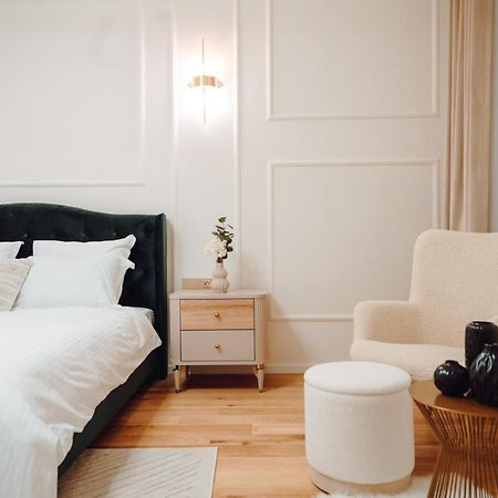 Fabulous And Fancy City Center Designer Apartment Cluj-Napoca Buitenkant foto