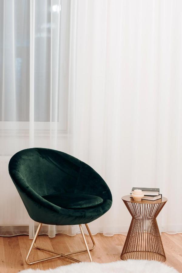 Fabulous And Fancy City Center Designer Apartment Cluj-Napoca Buitenkant foto