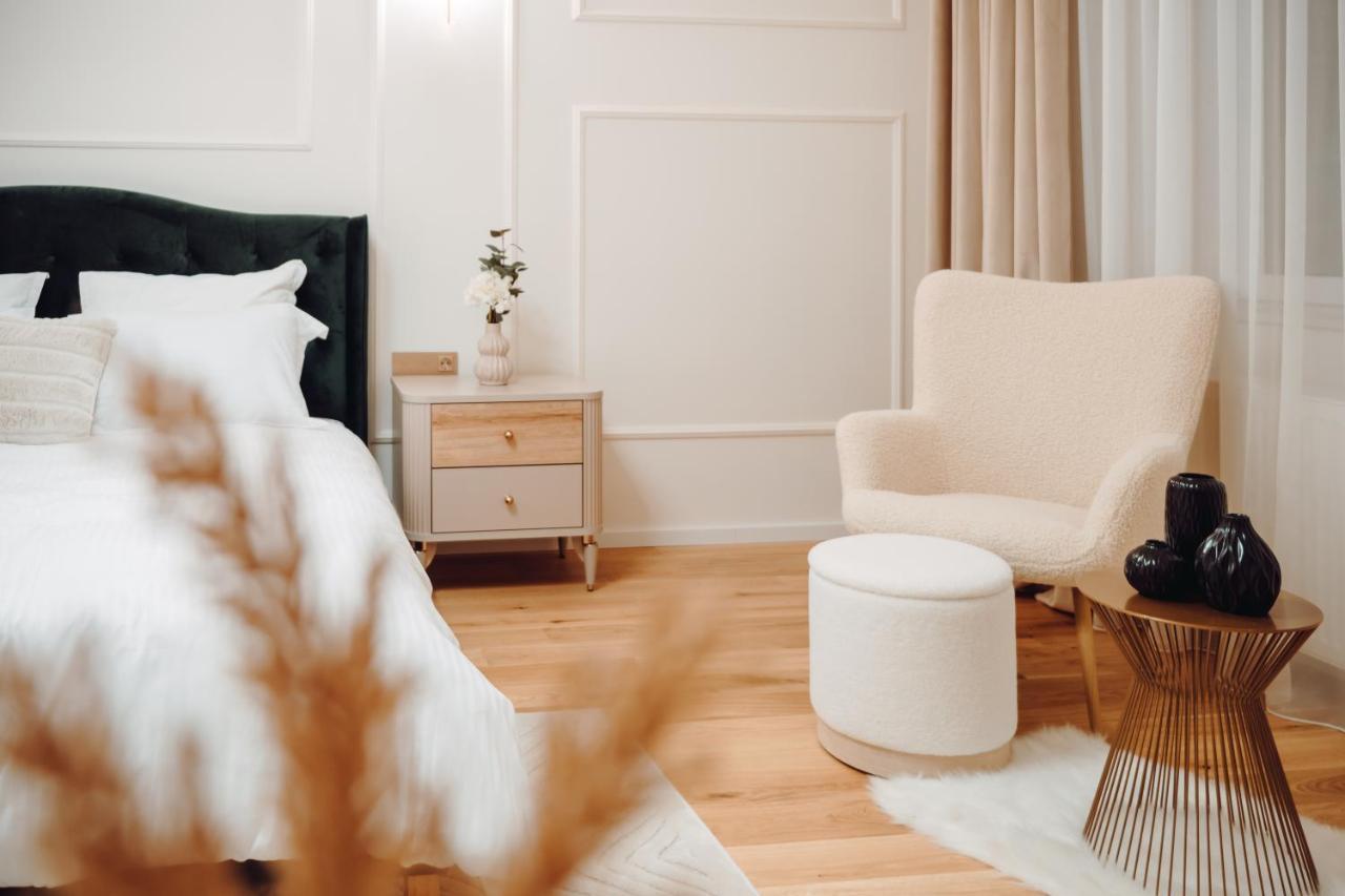 Fabulous And Fancy City Center Designer Apartment Cluj-Napoca Buitenkant foto