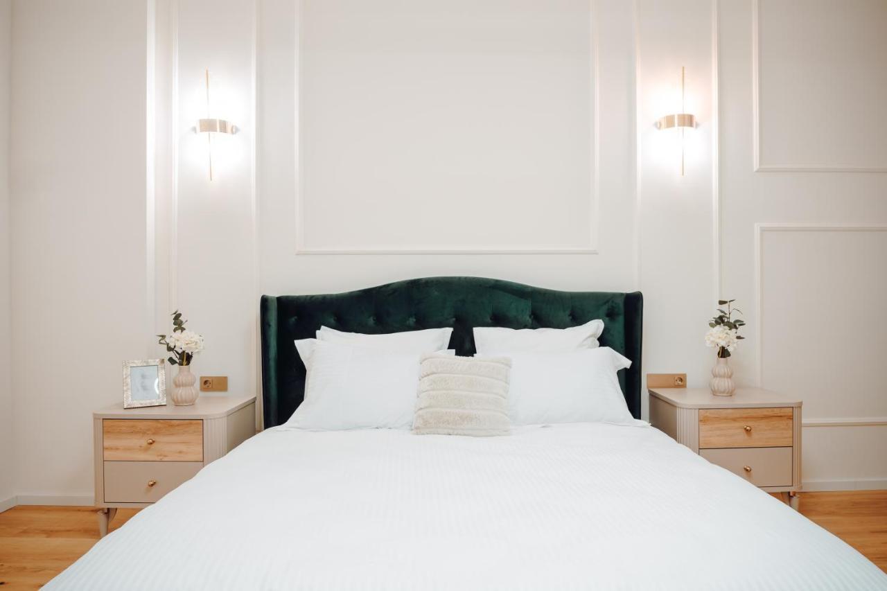 Fabulous And Fancy City Center Designer Apartment Cluj-Napoca Buitenkant foto