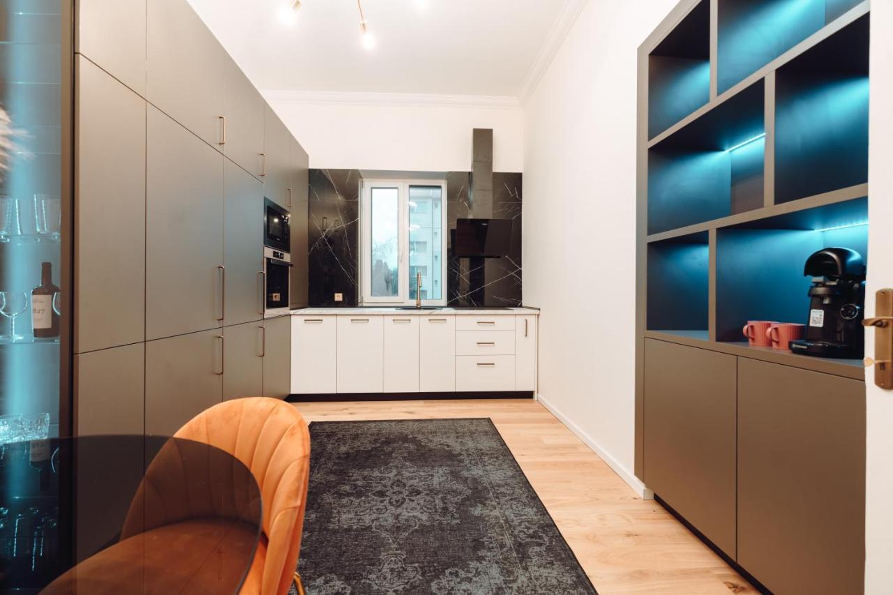 Fabulous And Fancy City Center Designer Apartment Cluj-Napoca Buitenkant foto